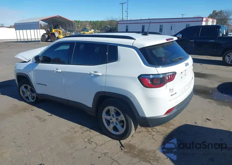 2023 Jeep Compass Latitude 4X4 from USA, damaged, VIN 3C4NJDBN0PT520859